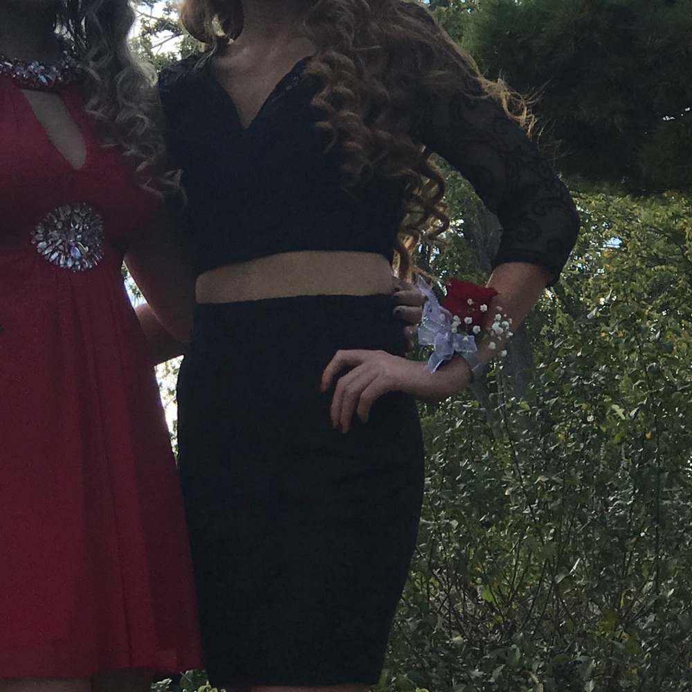 2 piece homecoming dress- Make an offer! - Picture 3 of 5